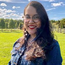 Dana Muniz's Instagram, Twitter & Facebook