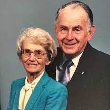 Jeanne Renner's Instagram, Twitter & Facebook