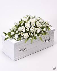 Our coffin sprays can be designed to whatever size and flowers you require. Children S Casket Spray White Funeral Flowers London Funeral Flowers Memorial Flowers Flowers London