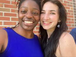 Lara Larson (@Lara_Larson)