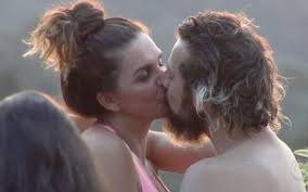 Share facebook share twitter share whatsapp+ open share. Luiza Kisses Cartolouco At A Fazenda 12 Party My Friends Are Going To Kill Me Entertainment Prime Time Zone