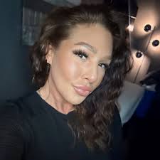 Danielle Curley (@danielle_curley) • Threads, Say more