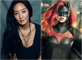 Shop a wide selection of fitness equipment at sport chek! Batwoman Elizabeth Anweis Sera Madrasta Da Heroina Na Serie Da Cw Minha Serie