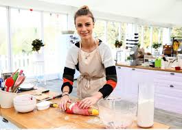 Préparez le plan de travail, les ingrédients et les ustensiles, votre talent débarque en cuisine. Camille Gagnante Du Meilleur Patissier Pourquoi Pas Ouvrir Un Resto En Bretagne Letelegramme Le T
