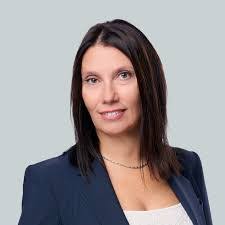 Chelsea Thom's Instagram, Twitter & Facebook