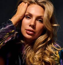 Carmen Powers's Instagram, Twitter & Facebook