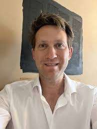 Daniel Hare's Instagram, Twitter & Facebook