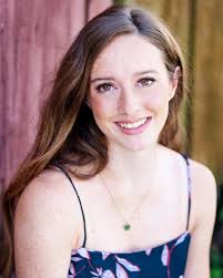 Guess what? Your senior pictures can look as natural as you want them to!!!  👊🏻 Let's face it...some girls want a glam look (that's my personality),  some girls want girl-next-door, some want