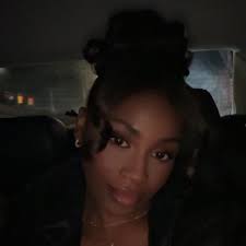 Caitlyn Davis (@caitlynadavis1)