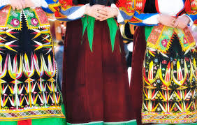 28168729 itt a videóletöltés ideje! Traditional Dress Around The World Traditional Clothing Around The World Rough Guides