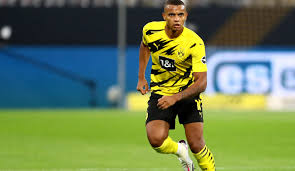 Manuel obafemi akanji (born 19 july 1995) is a swiss professional footballer who plays as a defender for borussia dortmund and the switzerland national team. Bvb Manuel Akanji Unglaublich Wie Weit Extremisten Im Zeitalter Der Demokratie Gekommen Sind