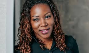 Inspiring Conversations with Monet Thomas-Shaw of Eshallence Hair Design