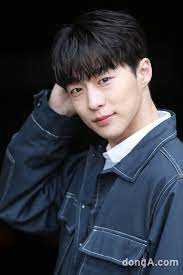 A missed opportunity if you ask me but i'm biased to become human, kissing is involved. Bae In Hyuk Photo Gallery ë°°ì¸í˜ Hancinema