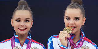 Jun 12, 2021 · по итогам четырех упражнений арина аверина набрала 109,100 балла. Dina Averina Vystupat Bez Ariny Odnovremenno Slozhno I Ne Ochen