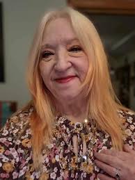 A prolific bloomer! Blc. Terri Henderson 'Barbara'