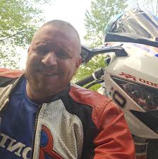 Can Weldwood regular contact cement be sprayed?