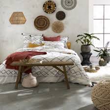 159 00 bout de lit banc hévéa 134x42x42cm gala. 12 Idees Pour Adopter Le Bout De Lit Dans La Chambre