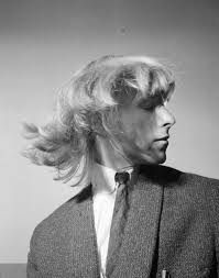 I Think We All Like Long Hair And We Don T See Why Other People Should Persecute Us Because Of This A 17 Year Old David Bowie Long Hair Bowie David Bowie