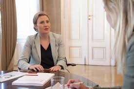 Susanne raab, österreichs jüngste sektionschefin, übernimmt ein neu geschaffenes ressort für integration. Interview Mit Susanne Raab Frauenministerin Mint Ecken In Kindergarten Fur Gleichberechtigung Innere Stadt