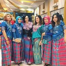 Seiring dengan masuknya pengaruh islam di daerah makassar, baju ini pun. 17 Ide Sewa Baju Bodo Sewa Baju Makassar Baju Toraja Bodo Baju Pengantin Baju Tari