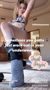 The katehudson community on reddit. Kate Hudson Strikes Some Energetic Poses In Instagram Video As She Works Out In Her Underwear Aktuelle Boulevard Nachrichten Und Fotogalerien Zu Stars Sternchen
