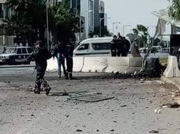 I carabinieri sono riusciti a evitare il peggio. Attentato Tunisia Oggi Un Kamikaze Si Fa Esplodere Vicino Ad Ambasciata Usa Corriere It