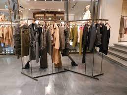 Max Mara Firenze Italy Arredo 91 Allestimenti E Arredamenti Per Negozi Vicenza Padova Arredamento Arredamento D Interni Allestimento