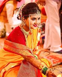 Maharashtrian Wedding Rituals Maharashtrian Wedding Use Hashtag Maharash Indian Wedding Photography Indian Wedding Poses Indian Bride And Groom