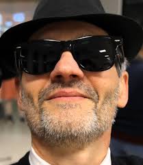 Does it make sense to sell the ef-m 22mm and 15-45mm lens to buy the Canon  32mm f1.4?