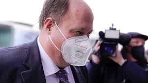 Über 40.000 seen und weit mehr moore und sumpfgebiete in ausgedehnten waldgebieten sowie viel unberührte natur bieten vielen tieren und pflanzen genügend lebensraum. Corona Die Ereignisse Vom 31 Mai Bis 6 Juni Br24