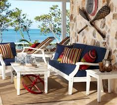 Maritime Deko Und Einrichtungsideen Urlaubsgefuhle Ins Haus Bringen Weisse Terrassenmobel Outdoor Dekorationen Dekor