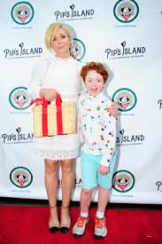 Listed below are the complete politician sarah palin body measurements details like her height, weight, bra cup, bust, waist, hip, dress and shoe size. Pip S Island Opening Night Patrick Mcmullan