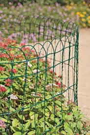 Decorative Wire Border Fence In 2 Heights Gardeners Com Garden Edging Garden Fencing Flower Garden Borders