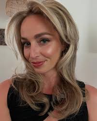 This is one of my favs hair and gals 💖