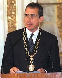 Carlos saúl menem akil (born july 2, 1930) is an argentine politician who was president of argentina from july 8, 1989 to december 10, 1999. File Carlos Menem Recibe A Ernesto Zedillo 06 Jpg Wikipedia