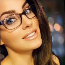 Carolyn Devery's Instagram, Twitter & Facebook