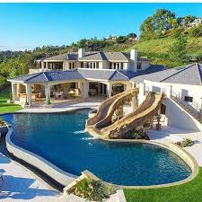 Everyone Loves Luxury Swimming Pool Designs Aren T They We Love To Watch Luxurious Swimming Pool Pictures Beca Mansions Luxury Homes Dream Houses Dream Pools
