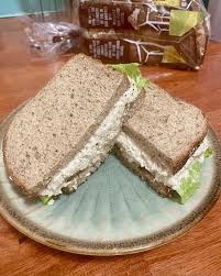 Love this salad.. made it every week for 4 weeks straight.. can't get  enough! I might just go fix myslef another bowl, haha."😍