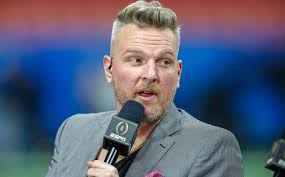 “Them Screaming We Want Our Privacy”: Amidst $20,000,000 Drama Surrounding  Disgruntled Royals, Meghan Markle & Prince Harry Get Career Advice From Pat  McAfee