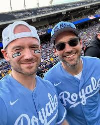 Sean Evans's Instagram, Twitter & Facebook