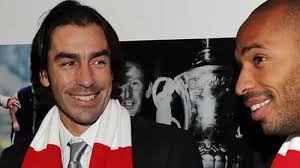 Tujuh Patung Pemain Sepak Bola yang Paling Terkenal