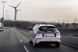 Nearly identical under the sheetmetal, the q4s will be positioned as audi's smallest and most affordable evs when they arrive in showrooms in a bid to bring electrification to the mainstream. Audi Q4 E Tron Raumschiff Stern De