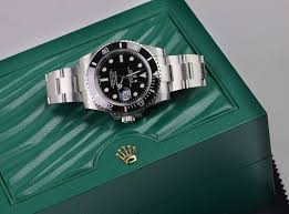 Rolex Submariner Date Or No Date Which Is Best Millenary Watches In 2020 Rolex Submariner No Date Rolex Submariner Submariner Date