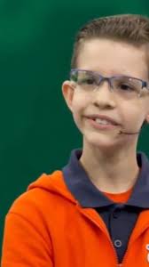 Aos 11 anos, Helena, moradora de Jacareí, está conquistando espaço na TV  aberta ao participar do quadro 'Pequenos Gênios', do programa Domingão com  Huck. Os pais contam que desde pequena, Helena demonstra