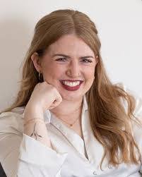 Tara Kelley's Instagram, Twitter & Facebook