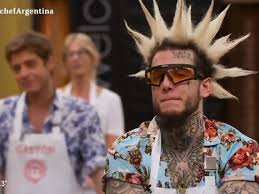 El programa conducido por santiago del moro comenzó con la presentación de todos los participantes que debían estar en la gala de eliminación. El Exabrupto De Alex Caniggia Por Quedar En Segundo Lugar Metete La Medalla En El C Pronto