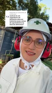 Respondendo a @estrela azul Você sabe o que um engenheiro de alimentos faz  dentro da indústria? 🏭👩‍🔬 Muita gente acha que ele só cria receitas, mas  o trabalho vai muito além disso: envolve ...