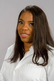 Kelly Gaffney's Instagram, Twitter & Facebook