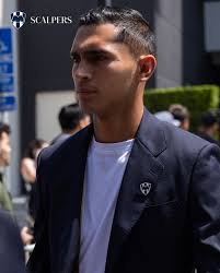 Rumbo al Rose Bowl.🚍🔜🏟️ #Scalpers