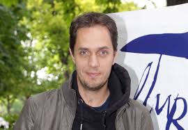 For 24 hours suzane i'll put my hand on the ass. Grand Corps Malade La Biographie De Grand Corps Malade Avec Gala Fr